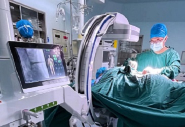 What is the difference between surgical robot-assisted surgery compared to traditional surgery - Surgical Robot Advantage 