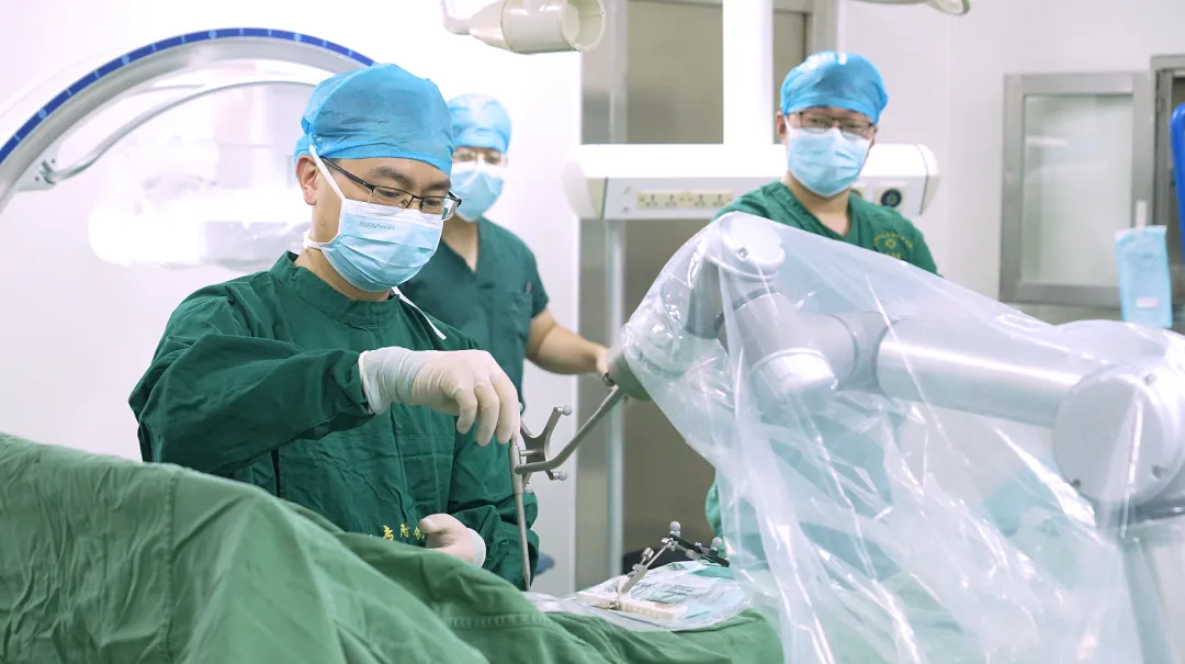 Orthopedic Robotic-assisted MIS-TLIF surgery